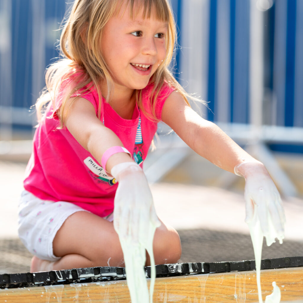 OliOli MessFest 2024 - Oobleck