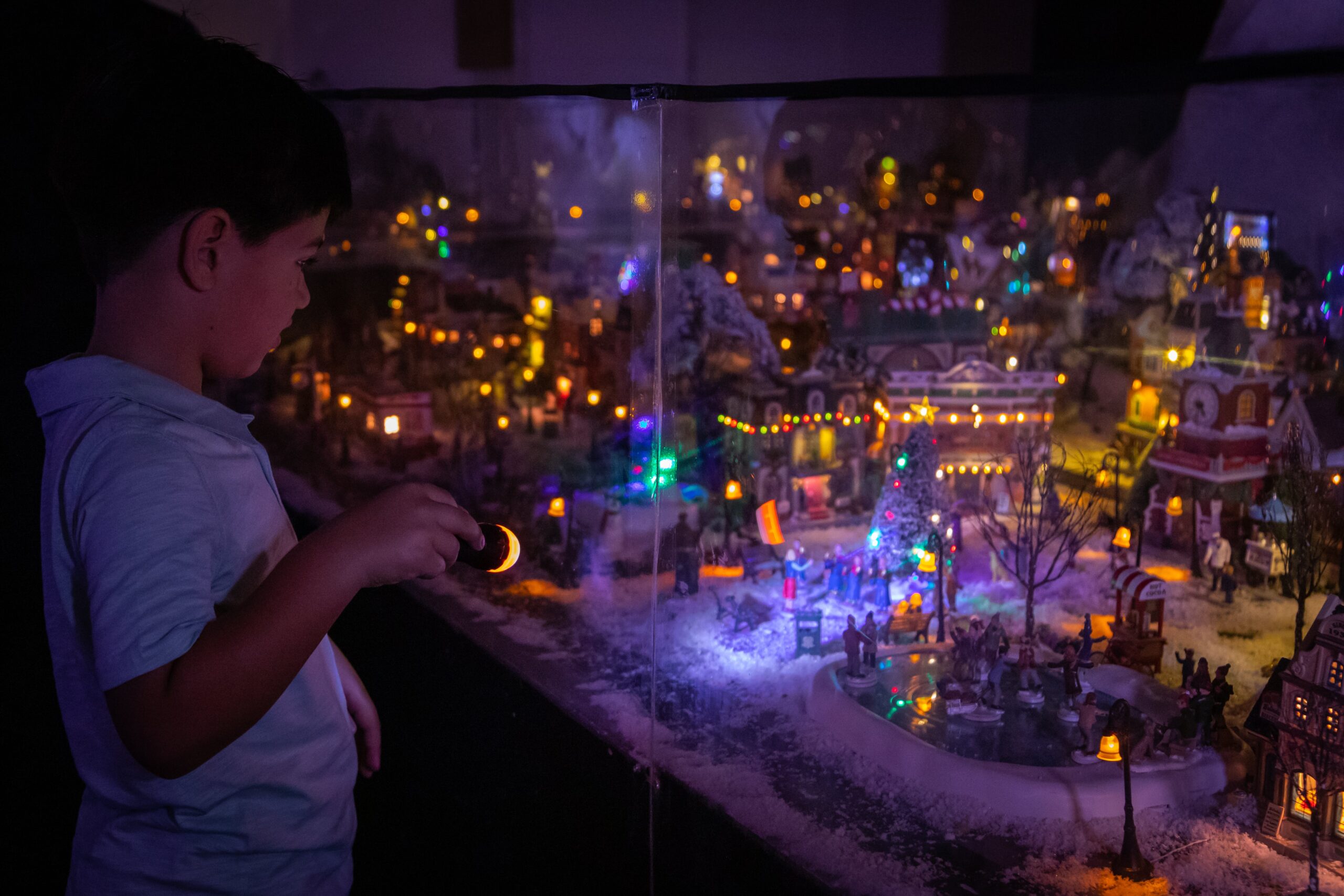 Magical Winterland Kids Exploring 2.jpg min scaled