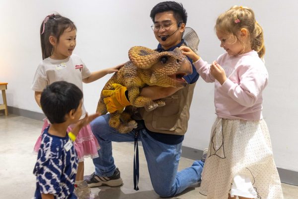 OliOli Camps - Jurassic - Meet The Dino