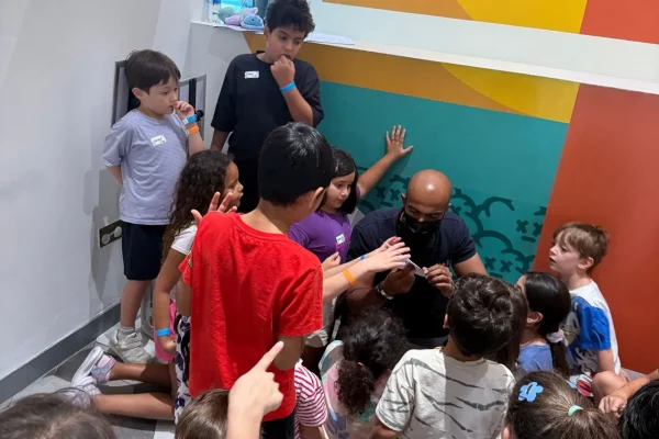 children collaborative play - OliOli Dubai